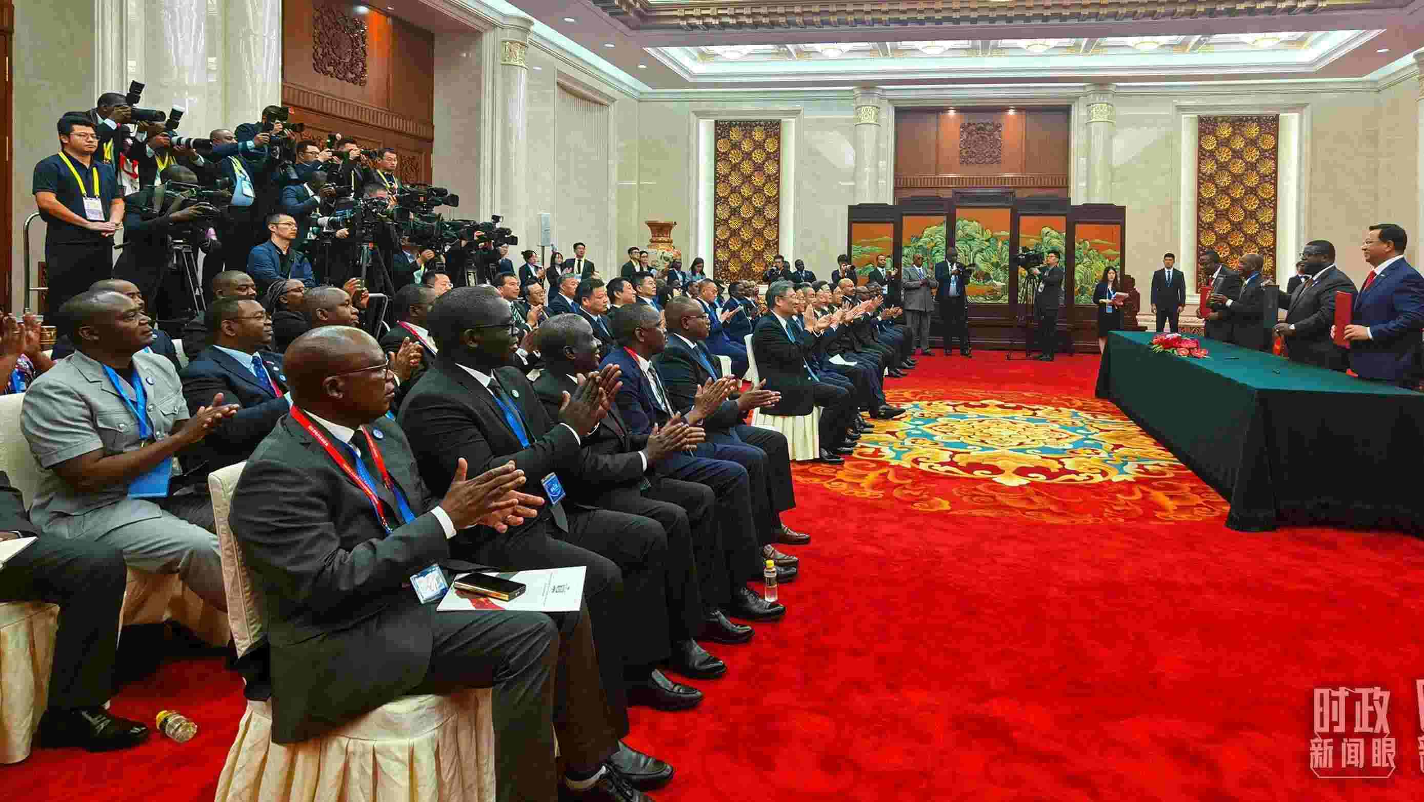 《坦贊鐵路激活項(xiàng)目諒解備忘錄》簽署現(xiàn)場(chǎng)。（總臺(tái)央視記者曹亞星拍攝）