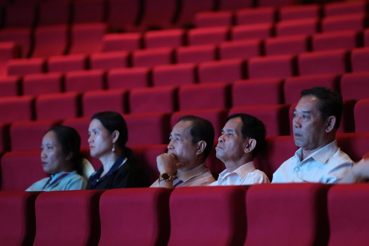 亞洲媒體考察團在觀眾席就座?！吨袊?jīng)濟周刊》記者 肖翊攝