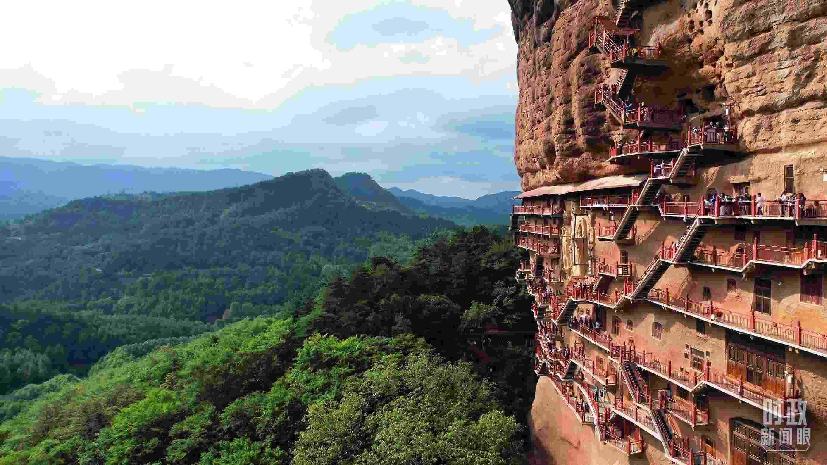 △ 麥積山石窟。（總臺(tái)記者馬凌峰拍攝）