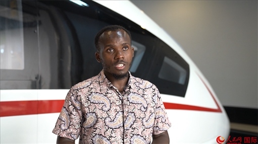 北京交通大學(xué)肯尼亞籍留學(xué)生卡里烏接受人民網(wǎng)采訪。人民網(wǎng) 周琳佳攝