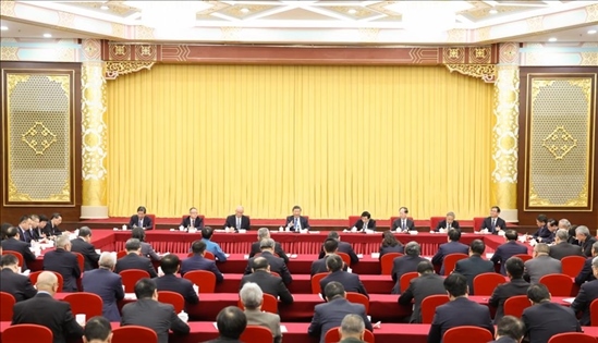 2024年3月6日，中共中央總書記、國家主席、中央軍委主席習(xí)近平看望參加全國政協(xié)十四屆二次會議的民革、科技界、環(huán)境資源界委員，并參加聯(lián)組會，聽取意見和建議。新華社記者 黃敬文 攝