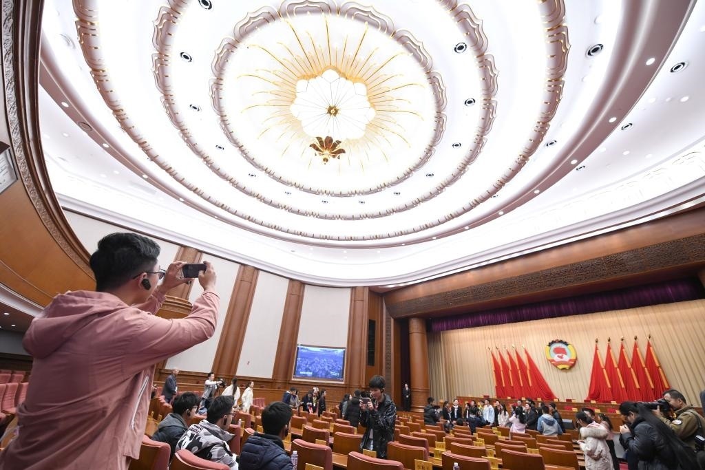 2019年11月16日，全國政協(xié)機關(guān)舉辦第一次公眾開放日活動，約200名高校師生、街道工作人員、退休干部、居民代表等參加。新華社記者 岳月偉 攝