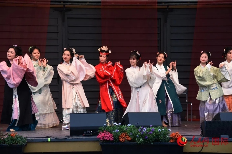 中國(guó)舞《紅樓夢(mèng)》。人民網(wǎng)記者 殷淼攝