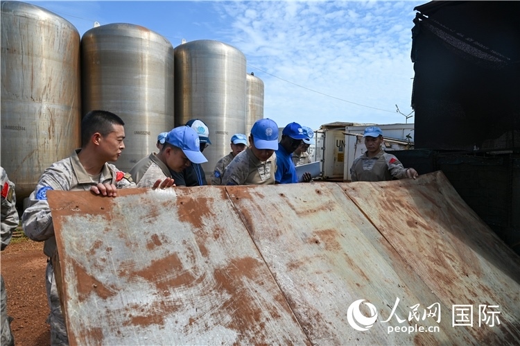 圖3 查看污水處理系統(tǒng)。謝坤攝