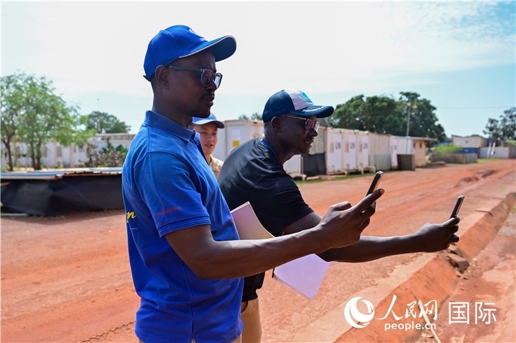 圖6 檢查組拍攝優(yōu)秀做法。謝坤攝