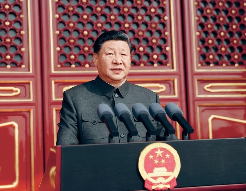2019年10月1日，慶祝中華人民共和國(guó)成立70周年大會(huì)在北京天安門廣場(chǎng)隆重舉行。中共中央總書(shū)記、國(guó)家主席、中央軍委主席習(xí)近平發(fā)表重要講話。 新華社記者 鞠鵬/攝