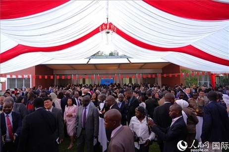 國(guó)慶招待會(huì)現(xiàn)場(chǎng)。人民網(wǎng)記者 黃煒鑫攝