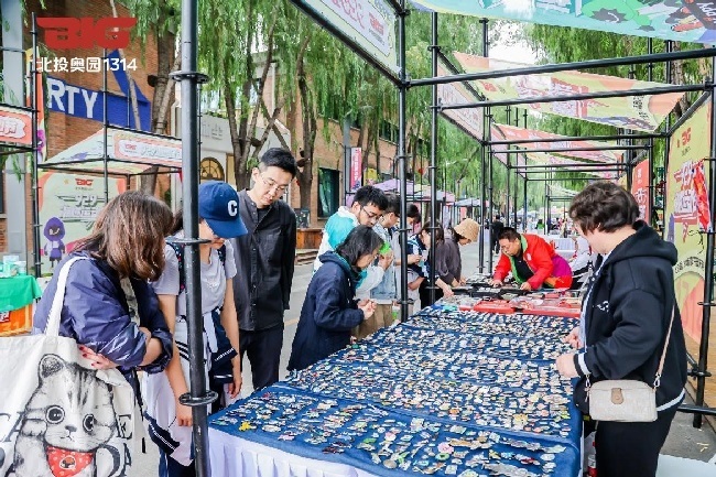 “潮燃運(yùn)動(dòng)節(jié)”吸引了大量民眾參與。主辦方供圖