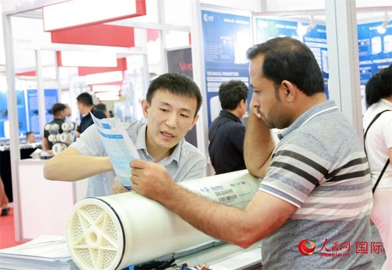 中企產(chǎn)品介紹。人民網(wǎng)記者管克江攝