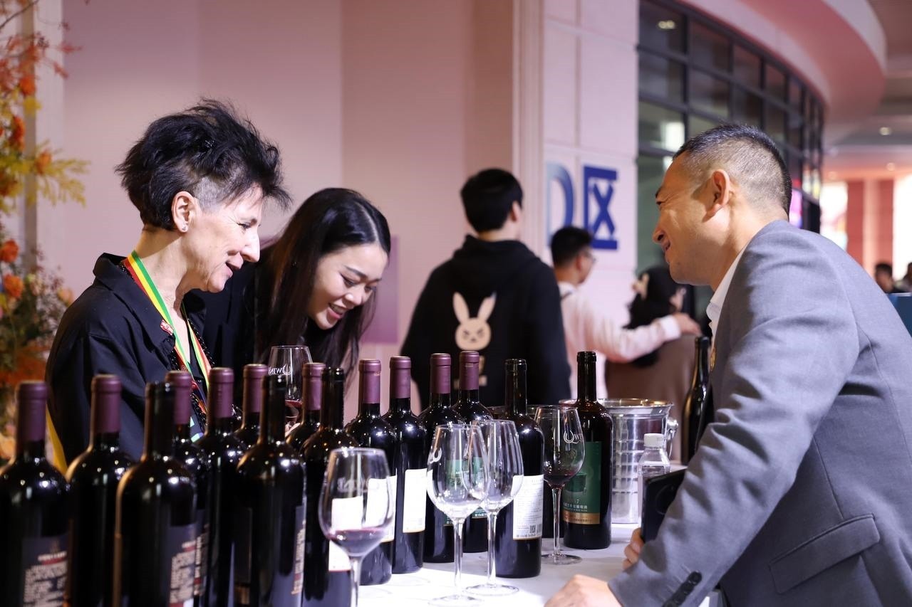 第五屆華僑進(jìn)口商品博覽會(huì)在浙江青田開幕。新華社記者 張曉潔 攝