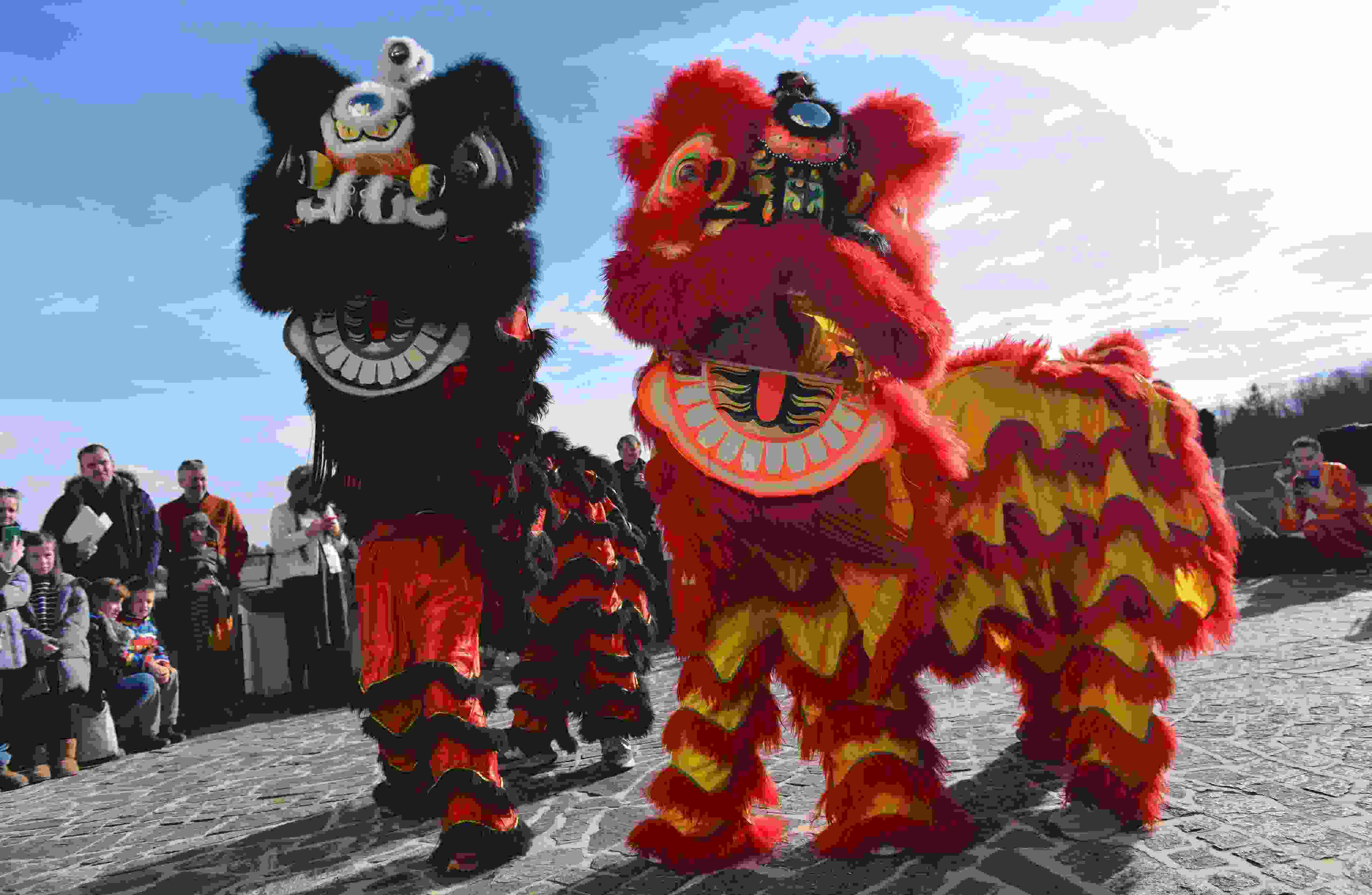 △當(dāng)?shù)貢r(shí)間2024年2月4日，克羅地亞克拉皮納，薩格勒布大學(xué)孔子學(xué)院舉辦一系列活動(dòng)，迎接中國農(nóng)歷龍年春節(jié)。