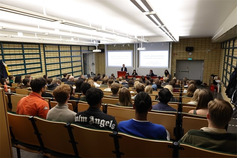 中國駐瑞典大使崔愛民訪問烏普薩拉大學并發(fā)表演講。中國駐瑞典大使館供圖