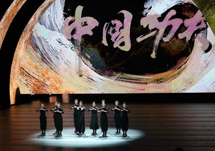 2024年9月19日，演職人員在北京文化論壇專場(chǎng)文藝演出中表演舞劇《詠春》。