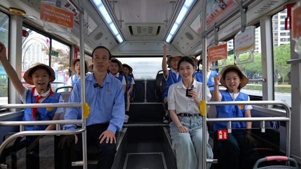 江蘇省太倉市總工會舉行“坐上勞?！畬＞€’跟著榜樣看太倉”直播活動。江蘇省總工會供圖