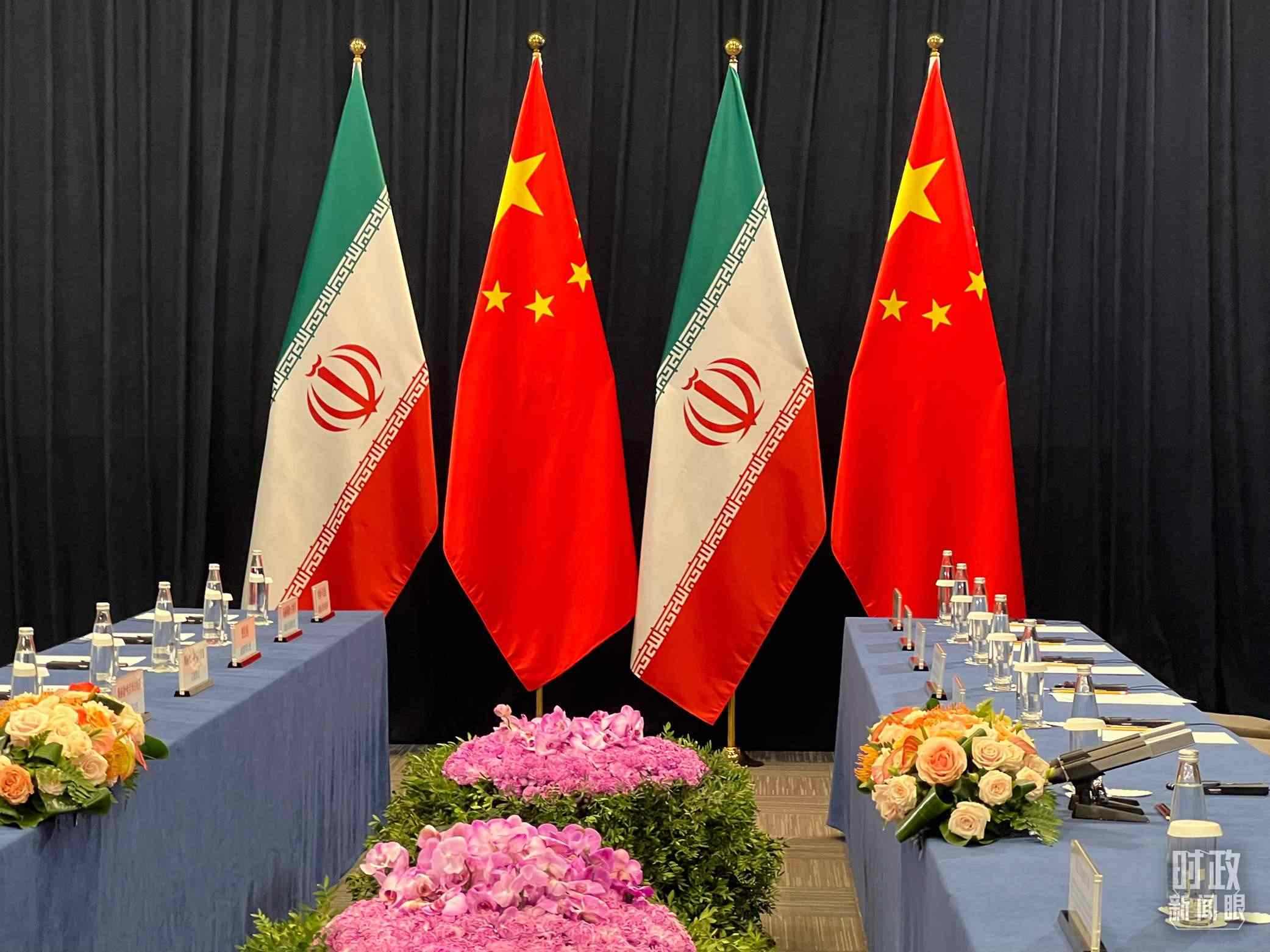 △ 中伊領(lǐng)導(dǎo)人會(huì)見開始前的現(xiàn)場(chǎng)。（總臺(tái)央視記者楊新禹拍攝）