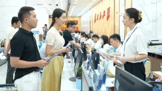 直播現(xiàn)場(chǎng)。海南省營(yíng)商廳供圖