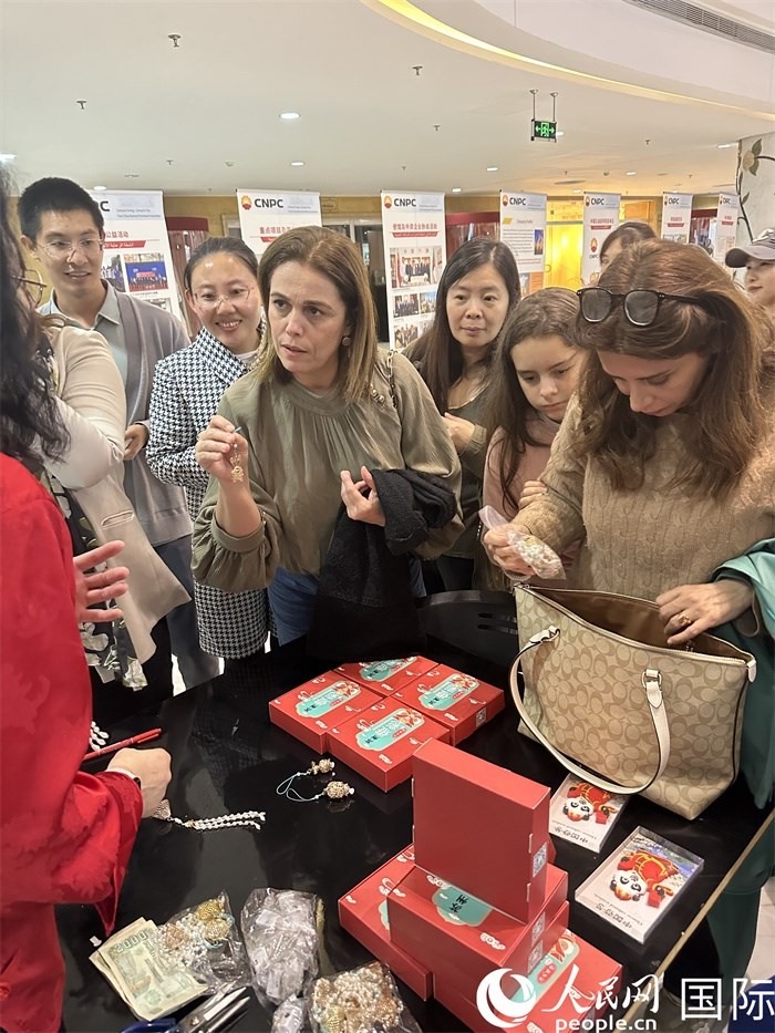 中國傳統(tǒng)非物質(zhì)文化遺產(chǎn)互動(dòng)展示。人民網(wǎng)記者 郝瑞敏攝