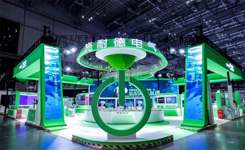 2023年，施耐德電氣在第六屆中國國際進口博覽會現(xiàn)場。施耐德電氣供圖