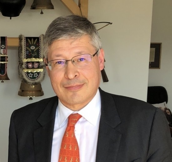 瑞士日內(nèi)瓦伯爾尼大區(qū)經(jīng)濟(jì)發(fā)展署前署長、經(jīng)濟(jì)學(xué)家 菲利普·莫尼耶