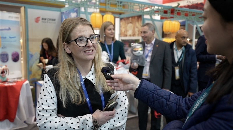 英格蘭約克旅游局局長(zhǎng)薩曼莎·亨特接受采訪。 吳若鳴攝