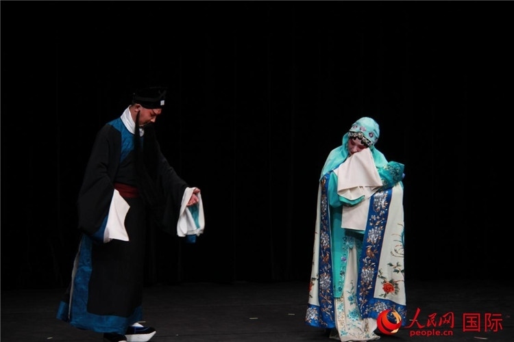 《趙氏孤兒》演出劇照。人民網(wǎng)記者 尚凱元攝