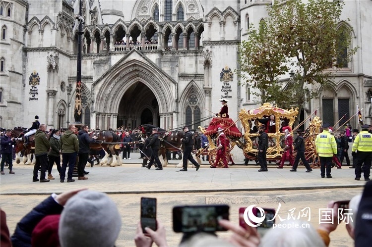 2024倫敦金融城市長(zhǎng)就職巡游現(xiàn)場(chǎng)。吳若鳴攝