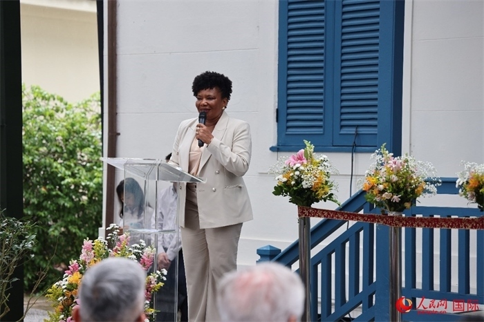 巴西文化部部長(zhǎng)梅內(nèi)塞斯在開(kāi)園儀式上發(fā)表致辭。人民網(wǎng)記者 張志文攝
