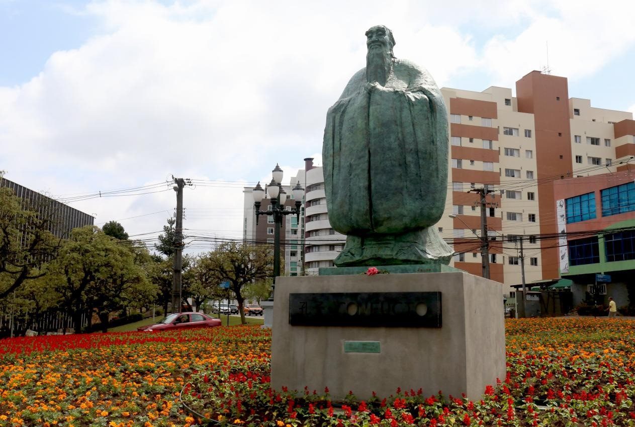 2017年，吳為山雕塑《孔子》立于巴西庫里蒂巴市，該廣場被永久命名為“中國廣場”。中國美術(shù)館供圖