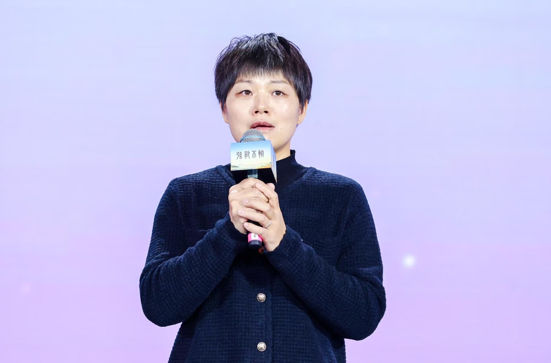 “中國好人”欒留偉妻子薛巧艷。人民視頻供圖。