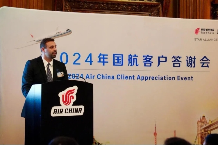 英國48家集團俱樂部主席杰克·佩里發(fā)表致辭。吳若鳴攝