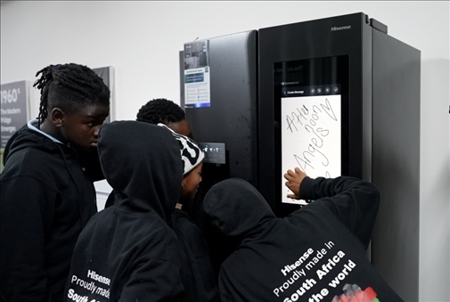 海信智能冰箱吸引南非人。海信南非公司供圖