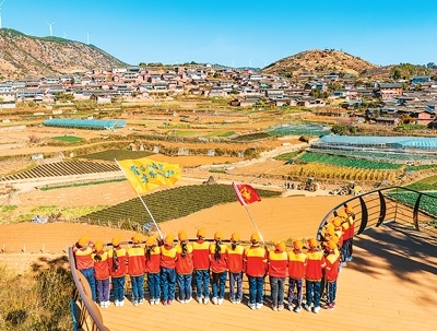 學(xué)生在攀枝花迤沙拉歷史文化主題研學(xué)基地參觀。 石 磊攝