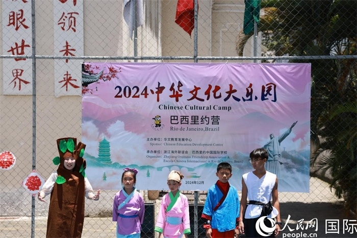 話劇《司馬光砸缸》演繹了中國(guó)家喻戶曉的兒童故事。人民網(wǎng)記者 陳海琪攝