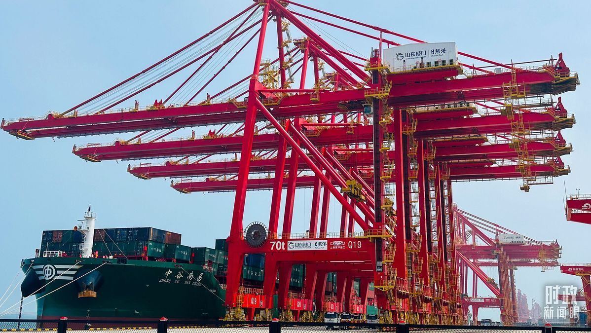 △山東日照港。（總臺央視記者范一鳴拍攝）