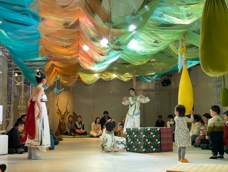 《Momoda新春嘉年華·音樂會(huì)》劇目表演。人民網(wǎng)記者 劉凡攝