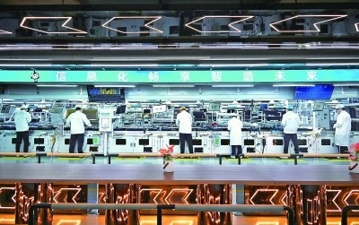 山東青島一家企業(yè)的生產(chǎn)車(chē)間。新華社發(fā)