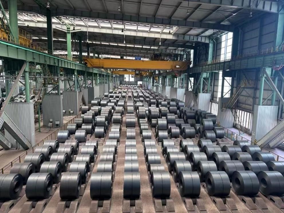 某鋼鐵工廠的自動生產(chǎn)線。人民網(wǎng)記者 王紹紹攝