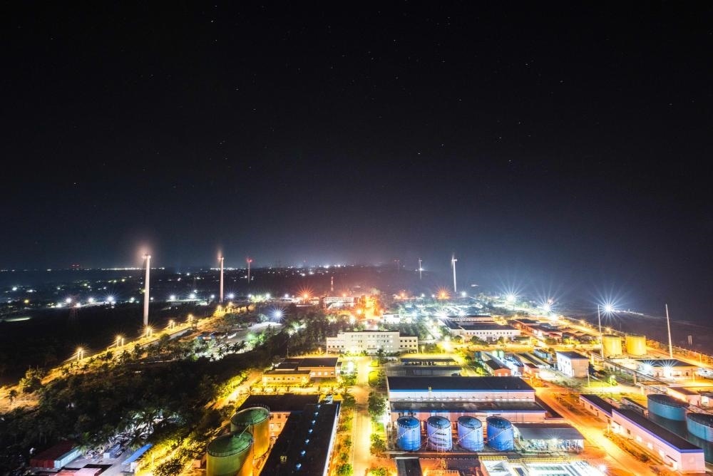 這是斯里蘭卡普特拉姆電站夜景（2020年12月8日攝）。新華社發(fā)（普特拉姆電站供圖）