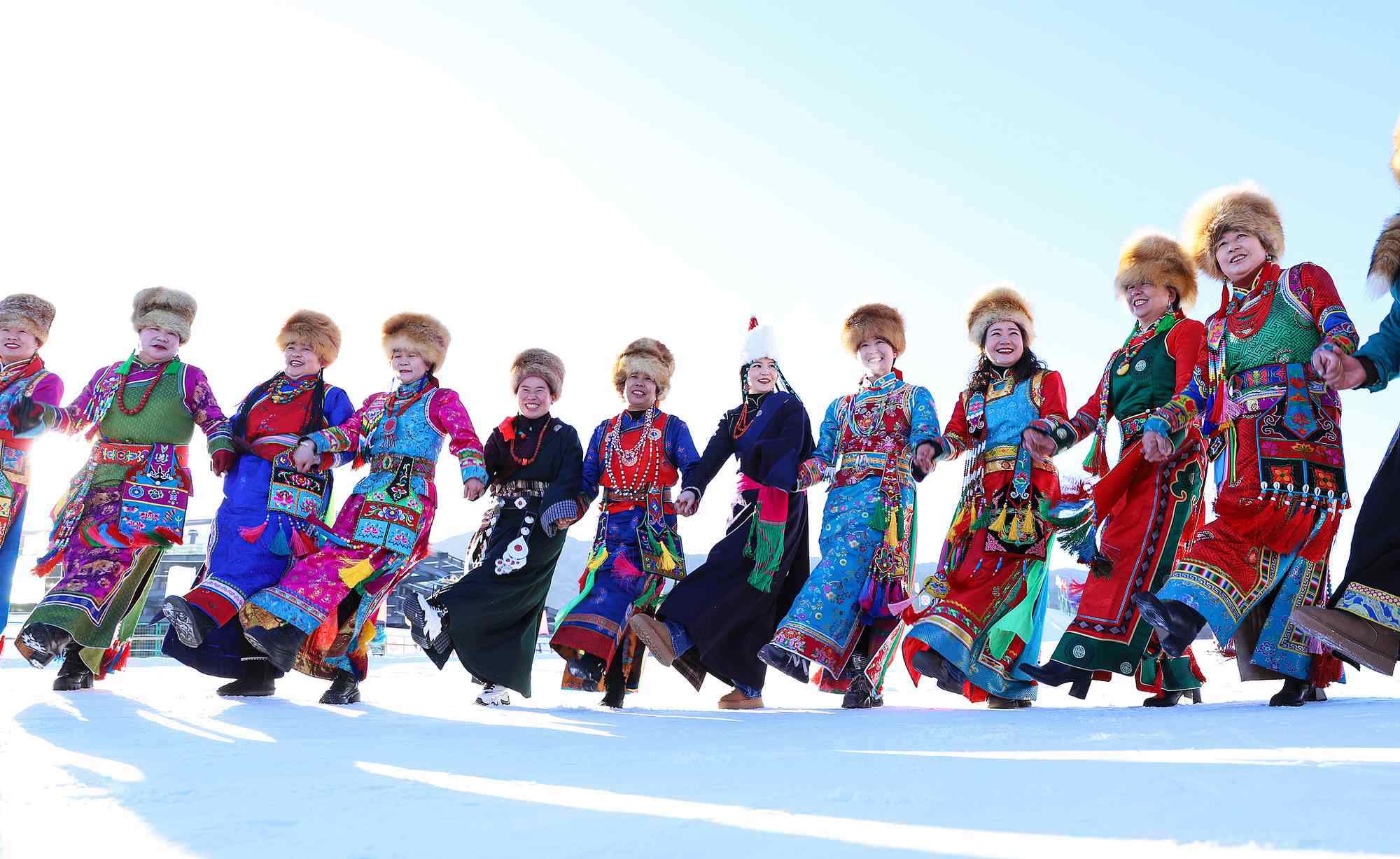 甘肅張掖，雪地千人鍋莊舞表演