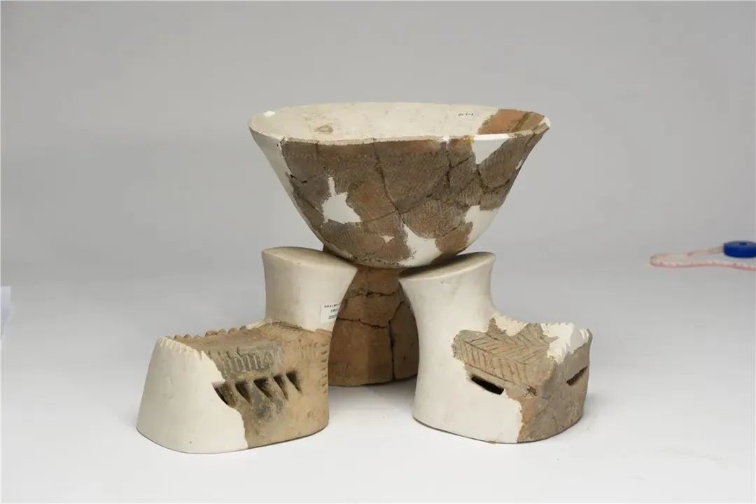 陶缽支座組合。國(guó)博供圖