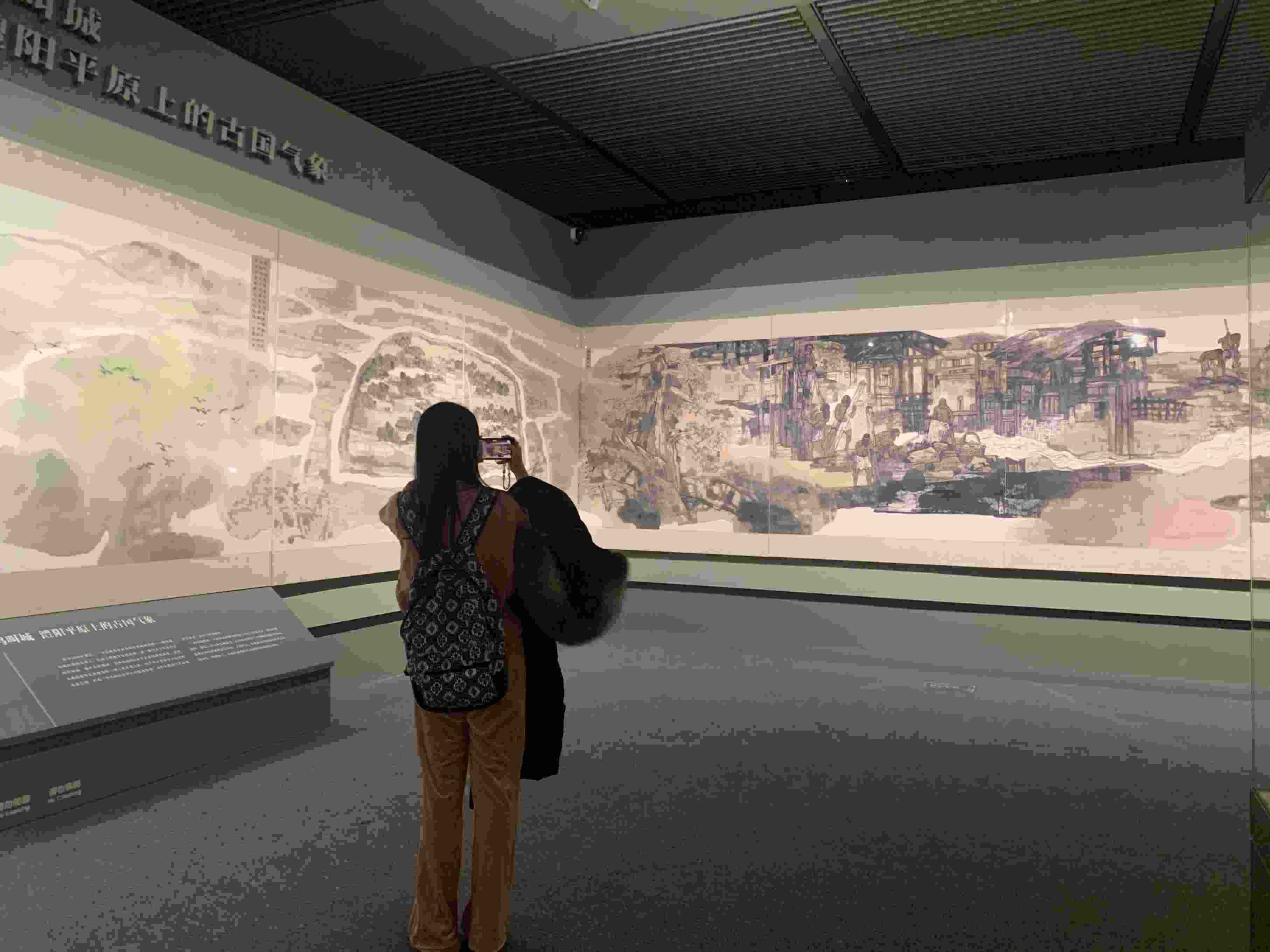 觀眾正在參觀展覽。國(guó)博供圖