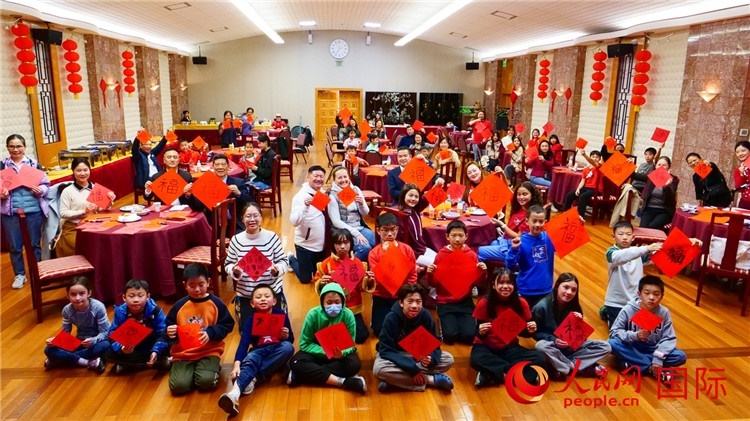 威廉蘭德小學(xué)師生活動現(xiàn)場合影。李鑫江攝