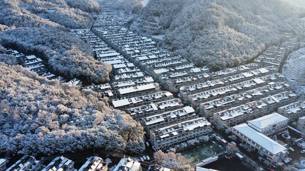 慶元縣濛洲街道同濟(jì)新村，雪后初霽。慶元縣融媒體中心 供圖