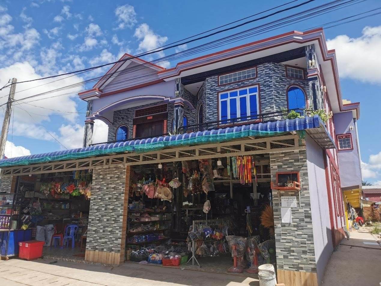 毗鄰西港特區(qū)的商店。西港特區(qū)供圖