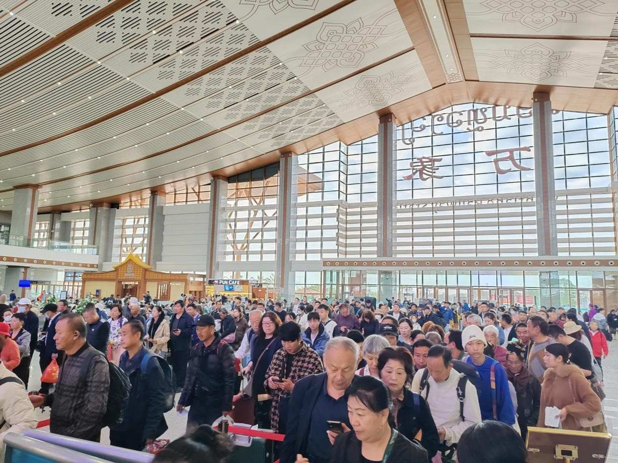 春節(jié)期間的中老鐵路萬(wàn)象站。李加勇攝