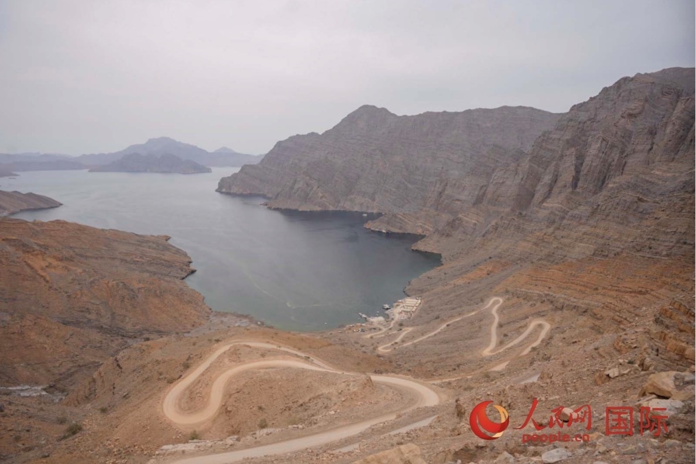 圖為阿曼北部穆桑代姆峽灣。人民網(wǎng) 塔里克·易卜拉欣攝