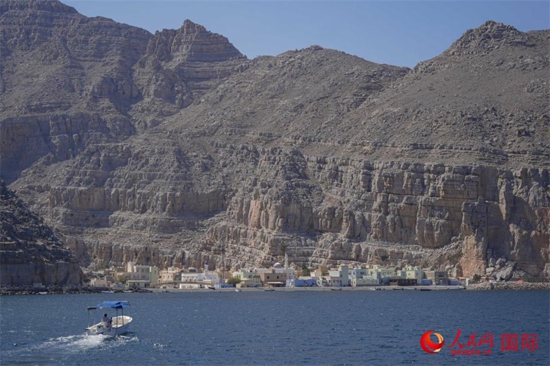 遠眺庫姆扎爾村。人民網(wǎng) 塔里克·易卜拉欣攝