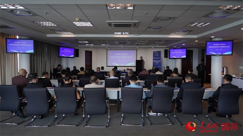 21日，貴州經(jīng)貿(mào)推介會(huì)暨第十四屆中國（貴州）國際酒類博覽會(huì)南非推介會(huì)在南非約翰內(nèi)斯堡市成功舉行。人民網(wǎng) 劉暢攝