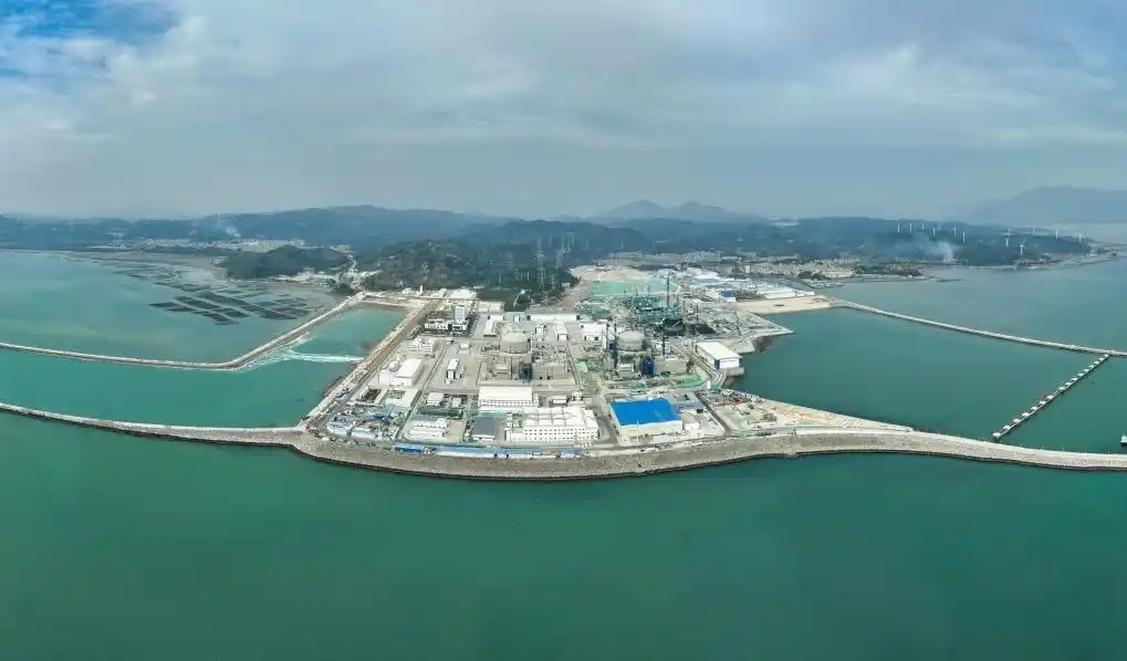 △2025年1月1日0時17分，經(jīng)過168小時滿功率連續(xù)運行考核，漳州核電1號機組正式投入商業(yè)運行。