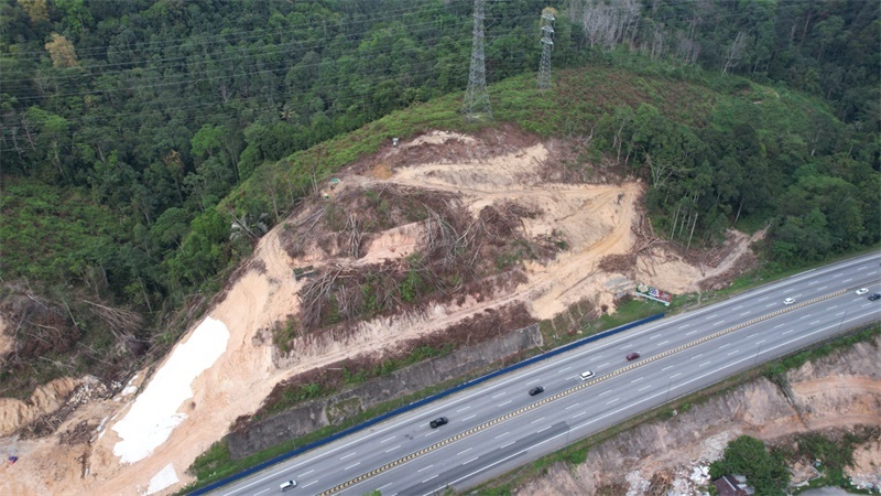 圖為施工現(xiàn)場(chǎng)。 鄧騰亮攝